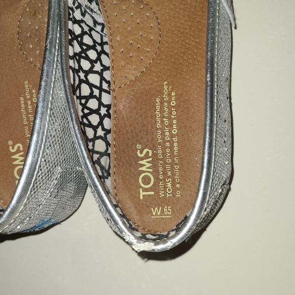Toms Shoes Size 6.5 - Picture 4 of 5
